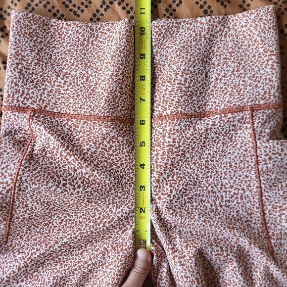 EUC Athleta Salutation Stash II Textured Tight Micro Leopard Rust Orange Small - Picture 11 of 11